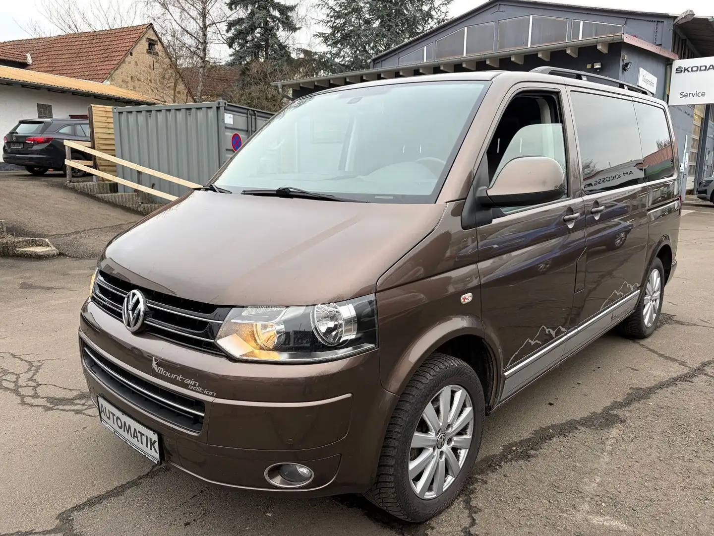 Volkswagen T5 Transporter Bus Multivan Highline NEUER MOTOR Brun - 1