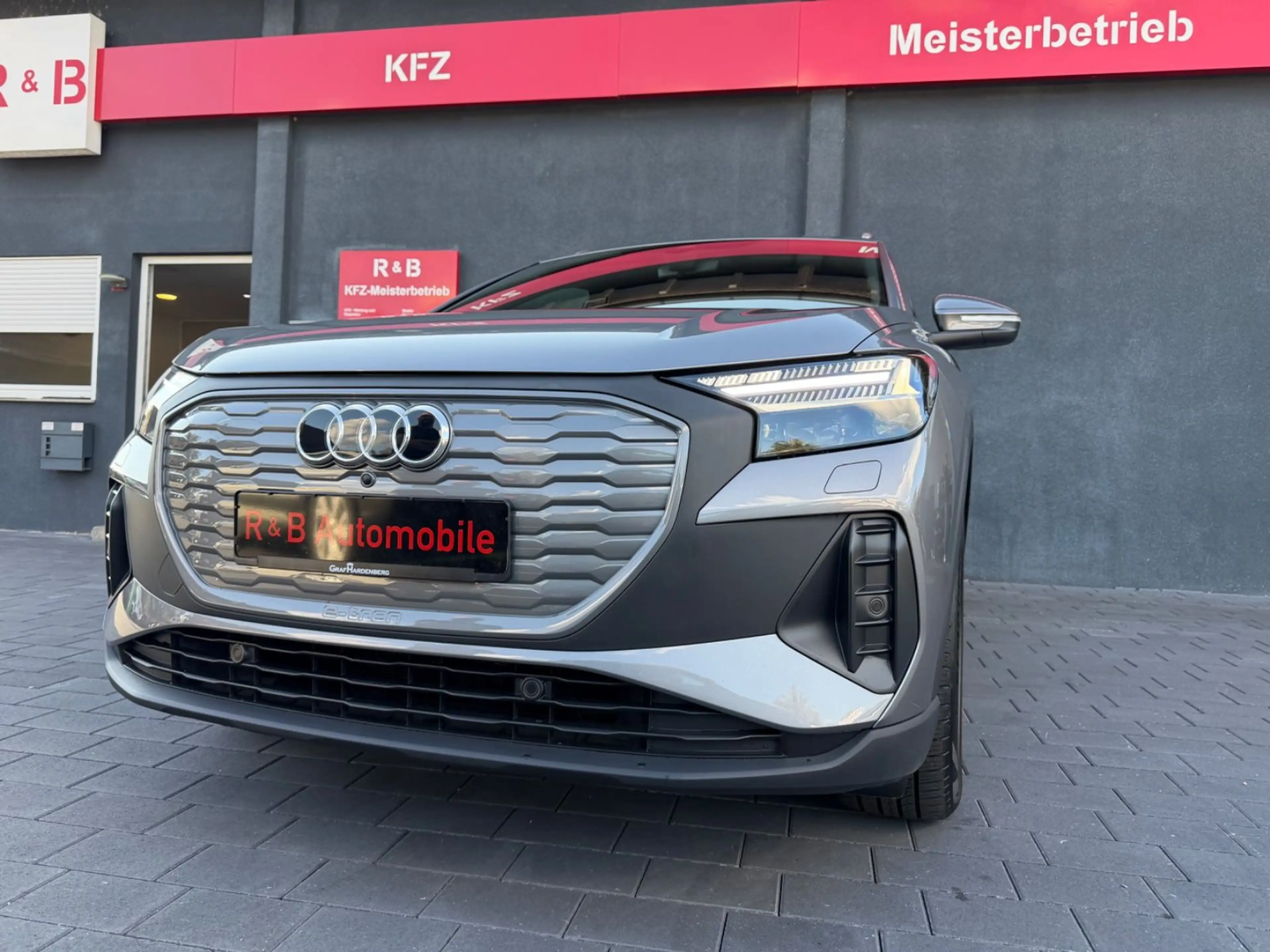 Audi Q4 e-tron e-tron*AHK*Matrix*RFK*Navi*ACC*App*1xHand*Ass — photo 2