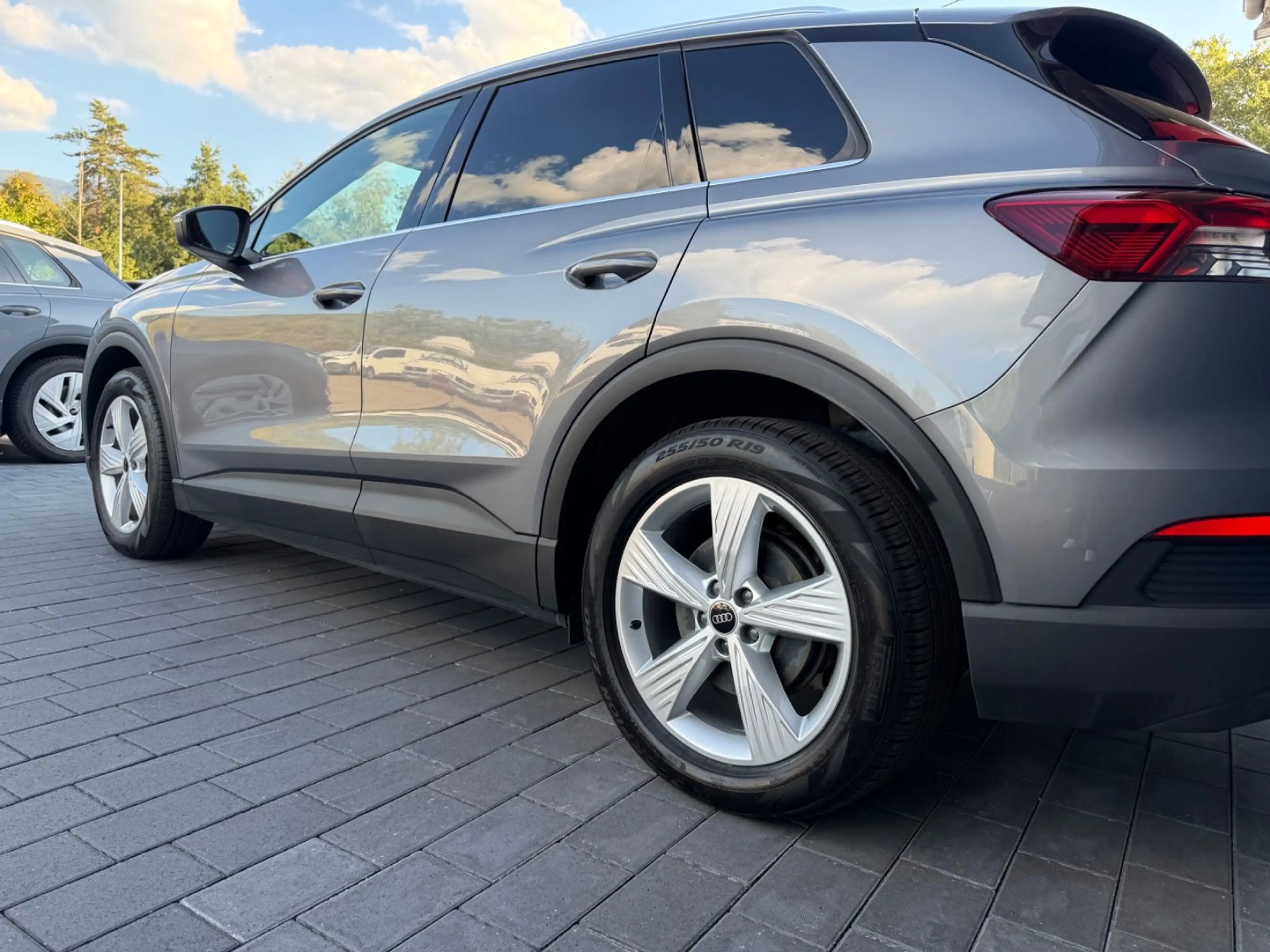 Audi Q4 e-tron e-tron*AHK*Matrix*RFK*Navi*ACC*App*1xHand*Ass — photo 6