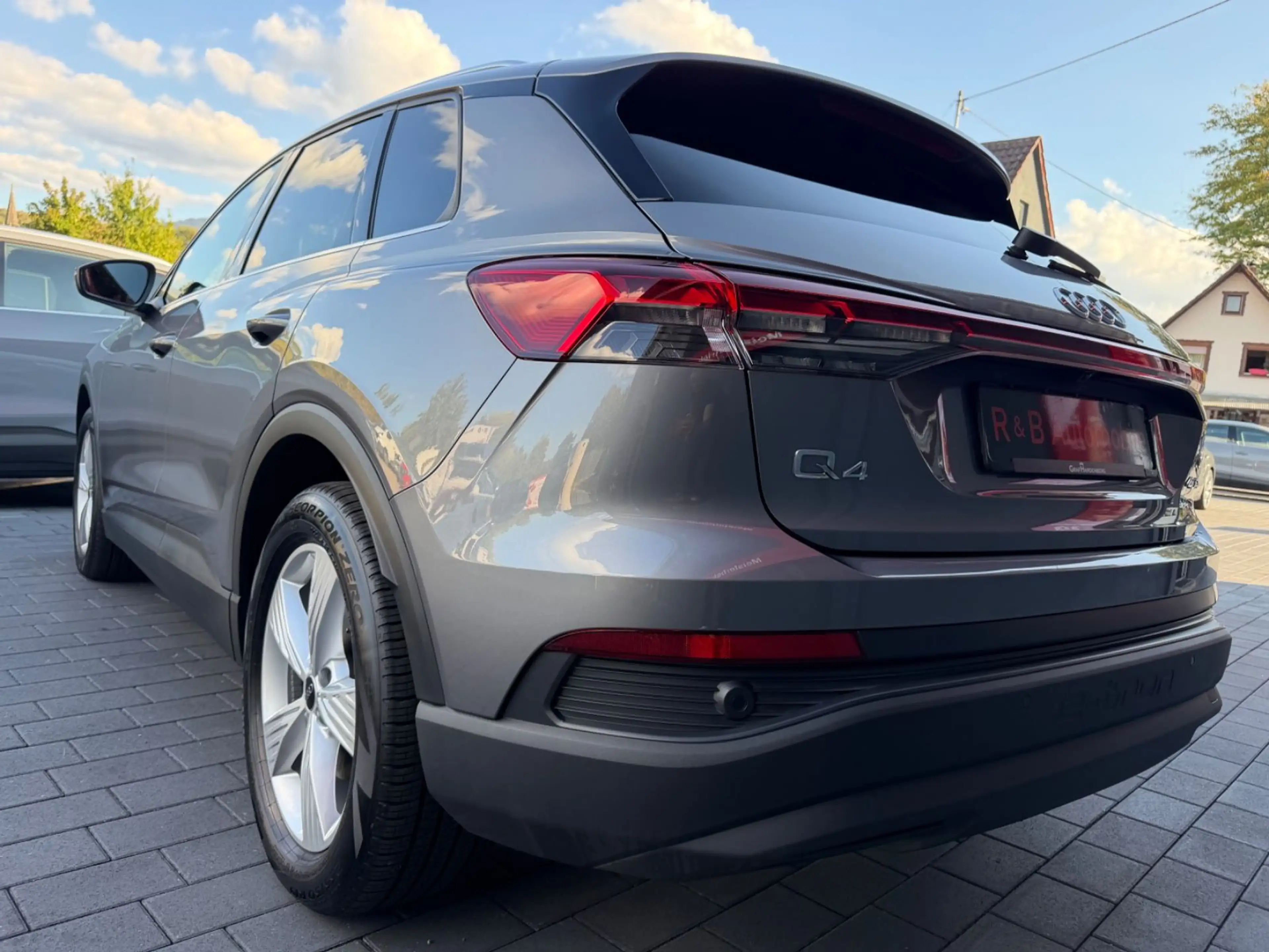Audi Q4 e-tron e-tron*AHK*Matrix*RFK*Navi*ACC*App*1xHand*Ass — photo 7