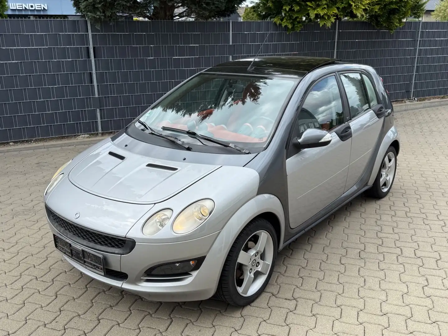 smart forFour 70kW Pano AHK Sitzheizung Silber - 2