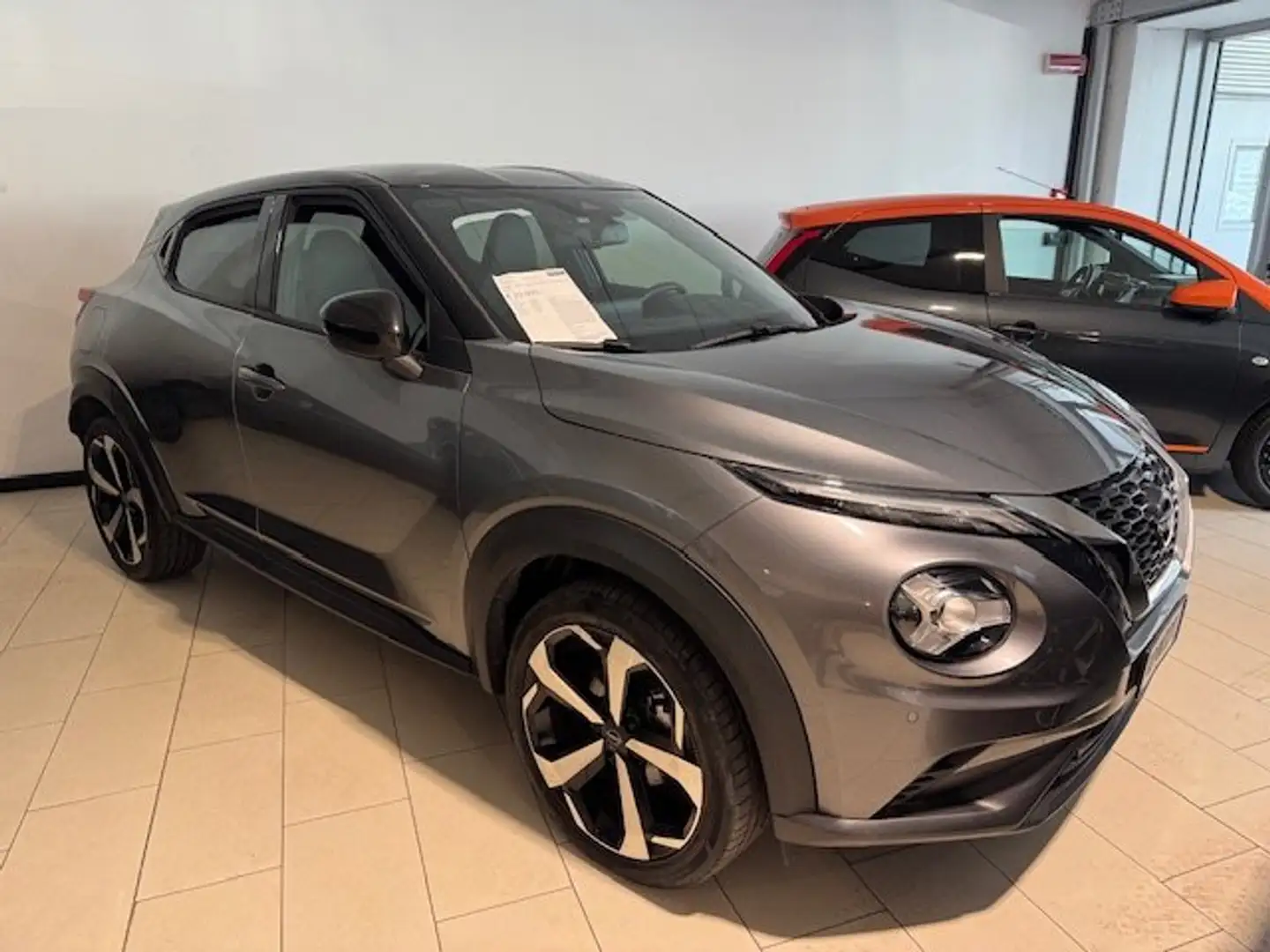 Nissan Juke 1.0 dig-t N-Connecta 115cv Autocarro IVA ESPOSTA Grigio - 1