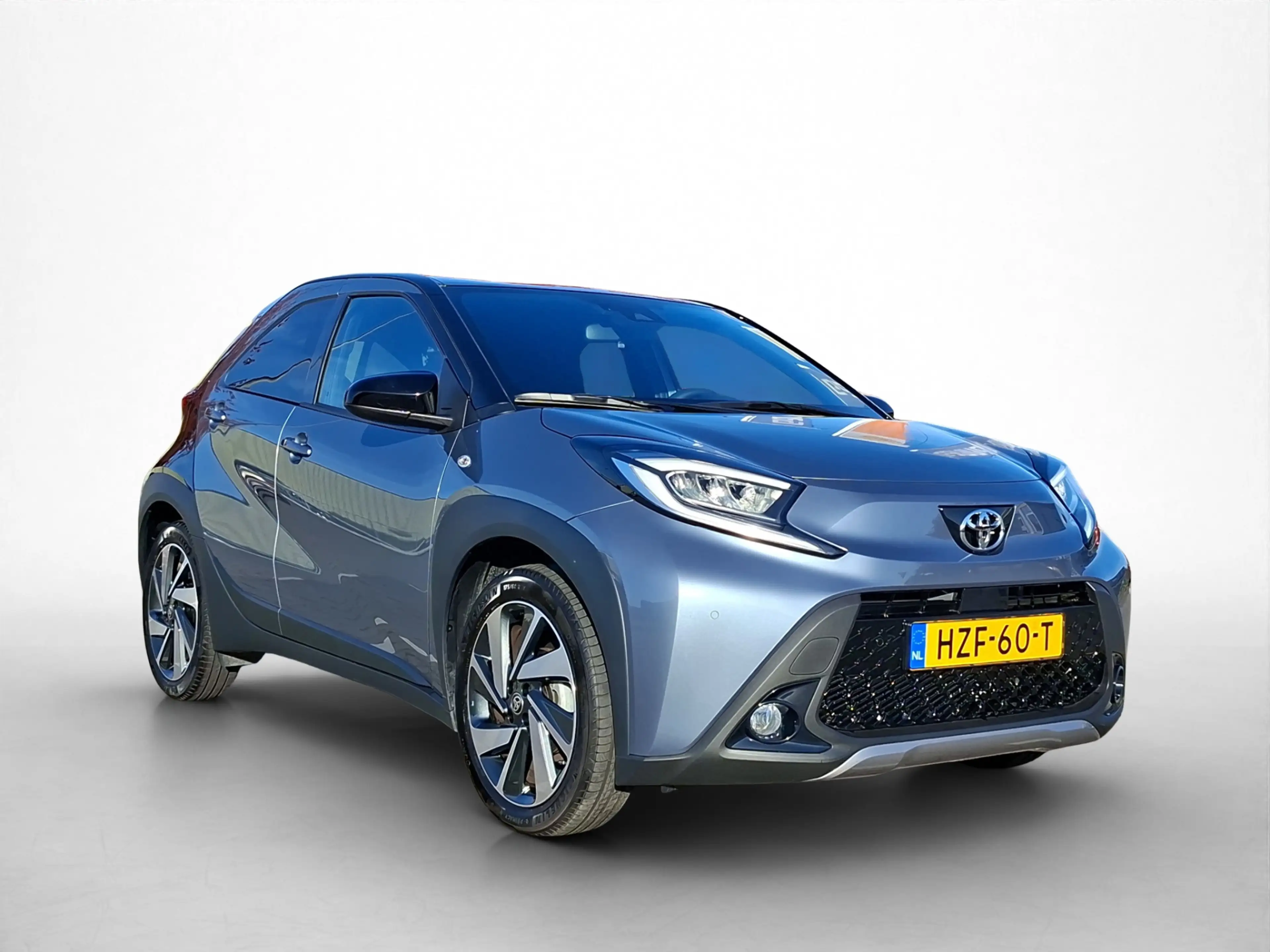 Toyota Aygo X 1.0 VVT-i S-CVT Envy | Climate Control | Cruise Co — photo 3