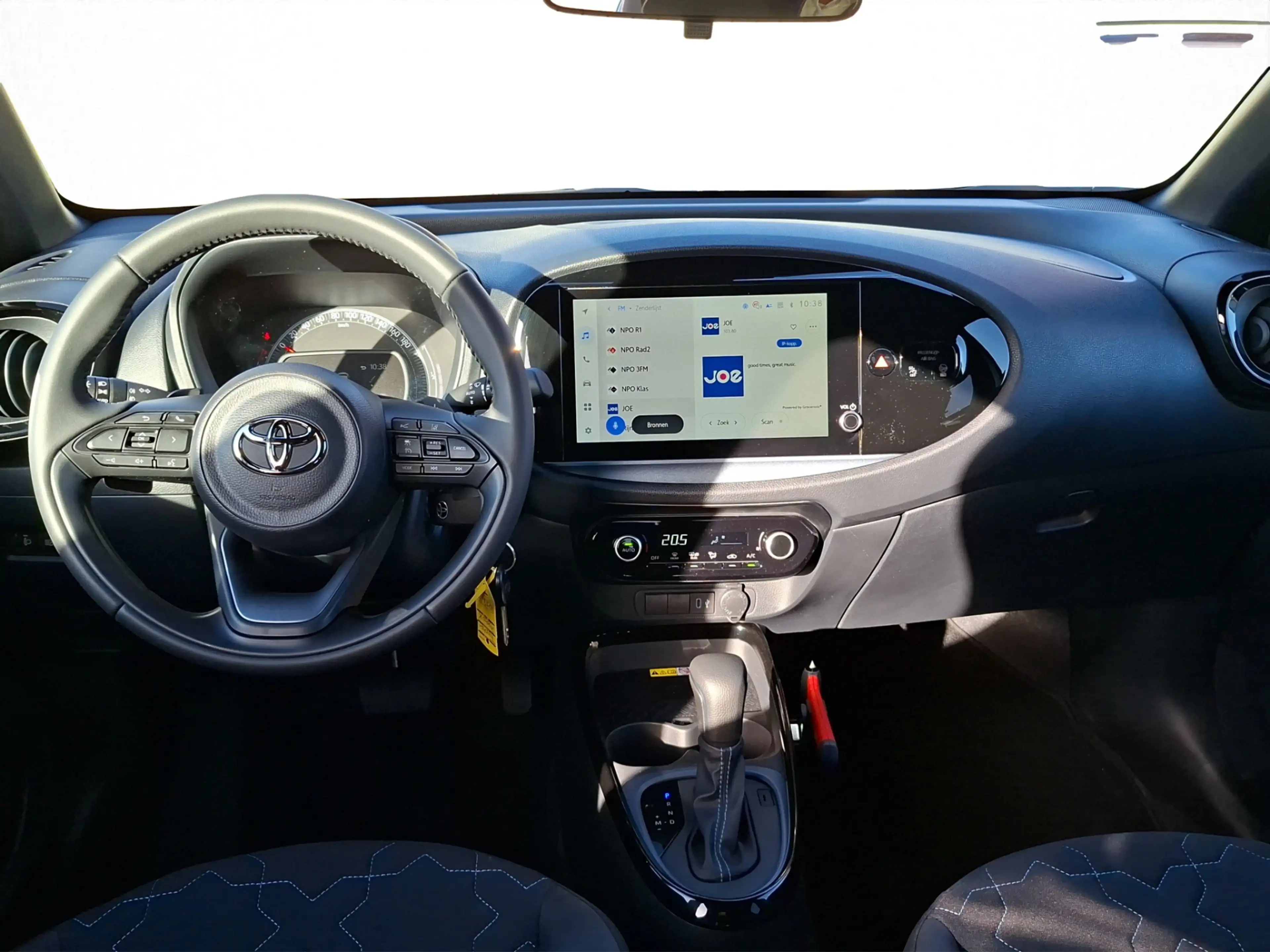 Toyota Aygo X 1.0 VVT-i S-CVT Envy | Climate Control | Cruise Co — photo 4