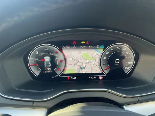 Audi Q5 view 13