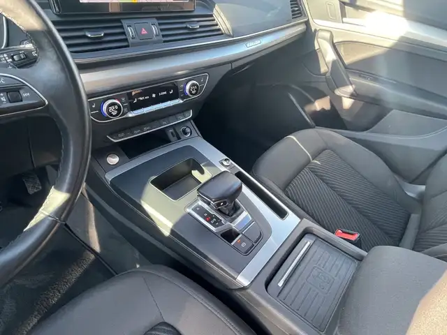 Audi Q5 view 15