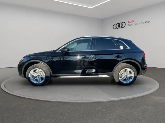 Audi Q5 view 4