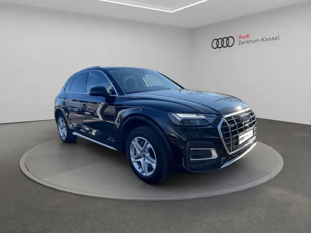 Audi Q5 view 9