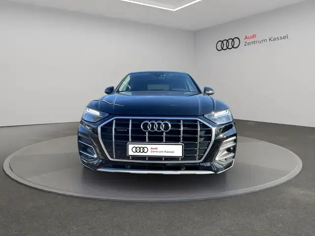 Audi Q5 view 10