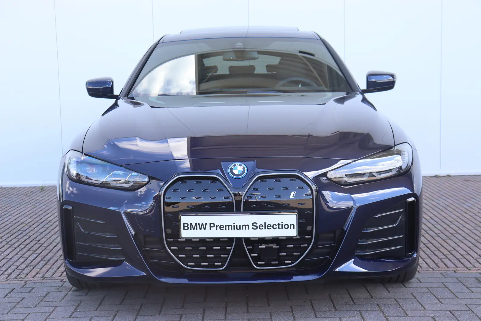 BMW i4 eDrive40 High Executive 84 kWh /  M Sportpakket / Blauw - 2