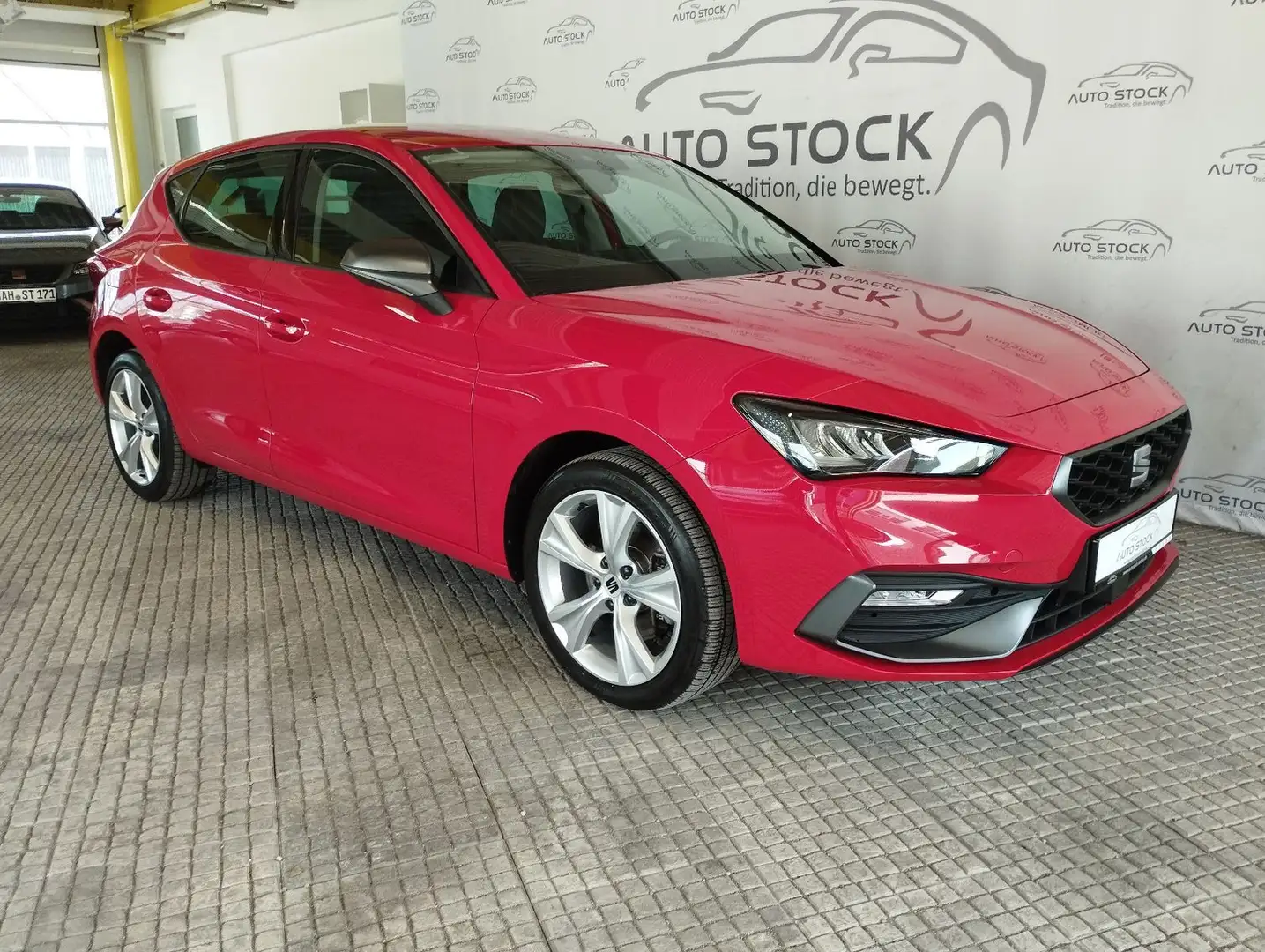 SEAT Leon FR 1.4 e-HYBRID DSG Navi LED PDC Sitzheiz. Rot - 1