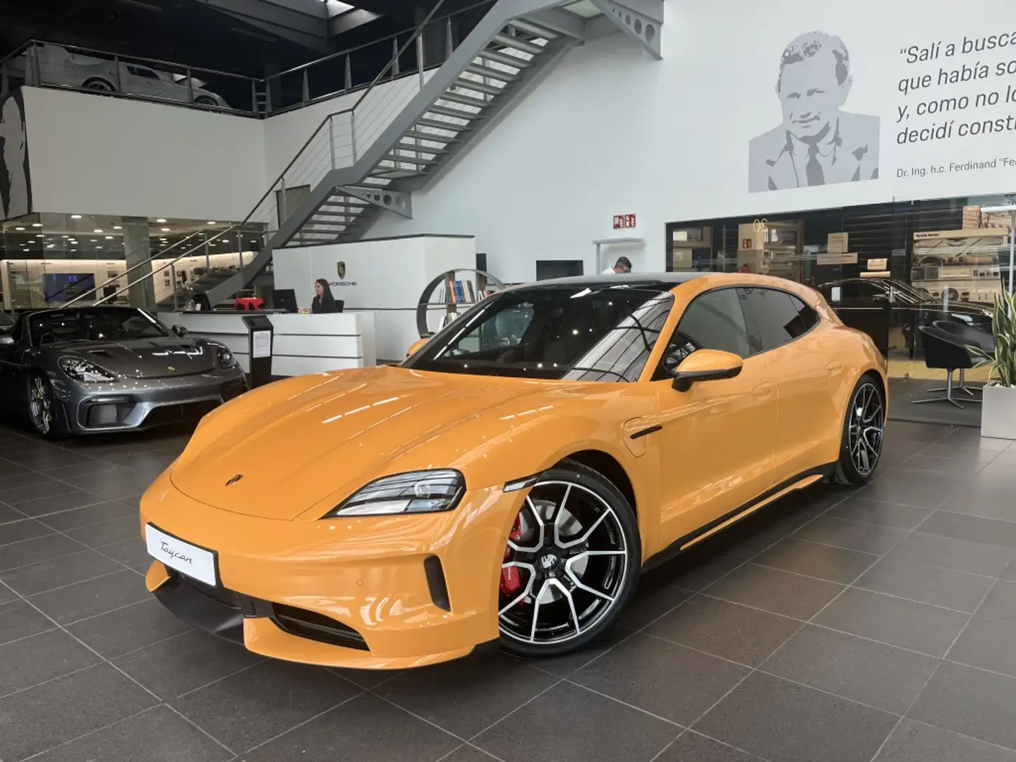 Porsche Taycan Familiar Automático de 5 Puertas Amarillo - 1