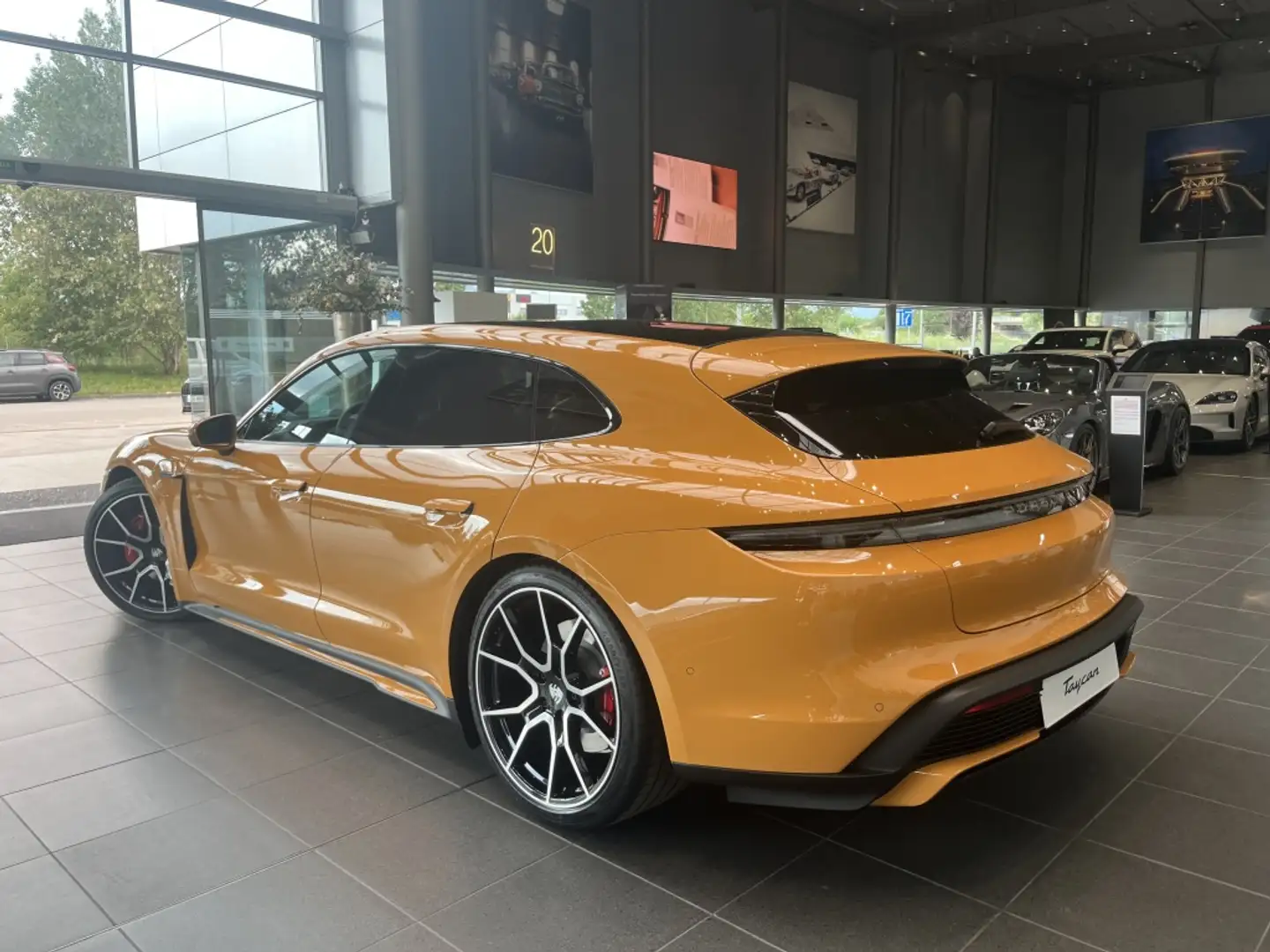 Porsche Taycan Familiar Automático de 5 Puertas Amarillo - 2