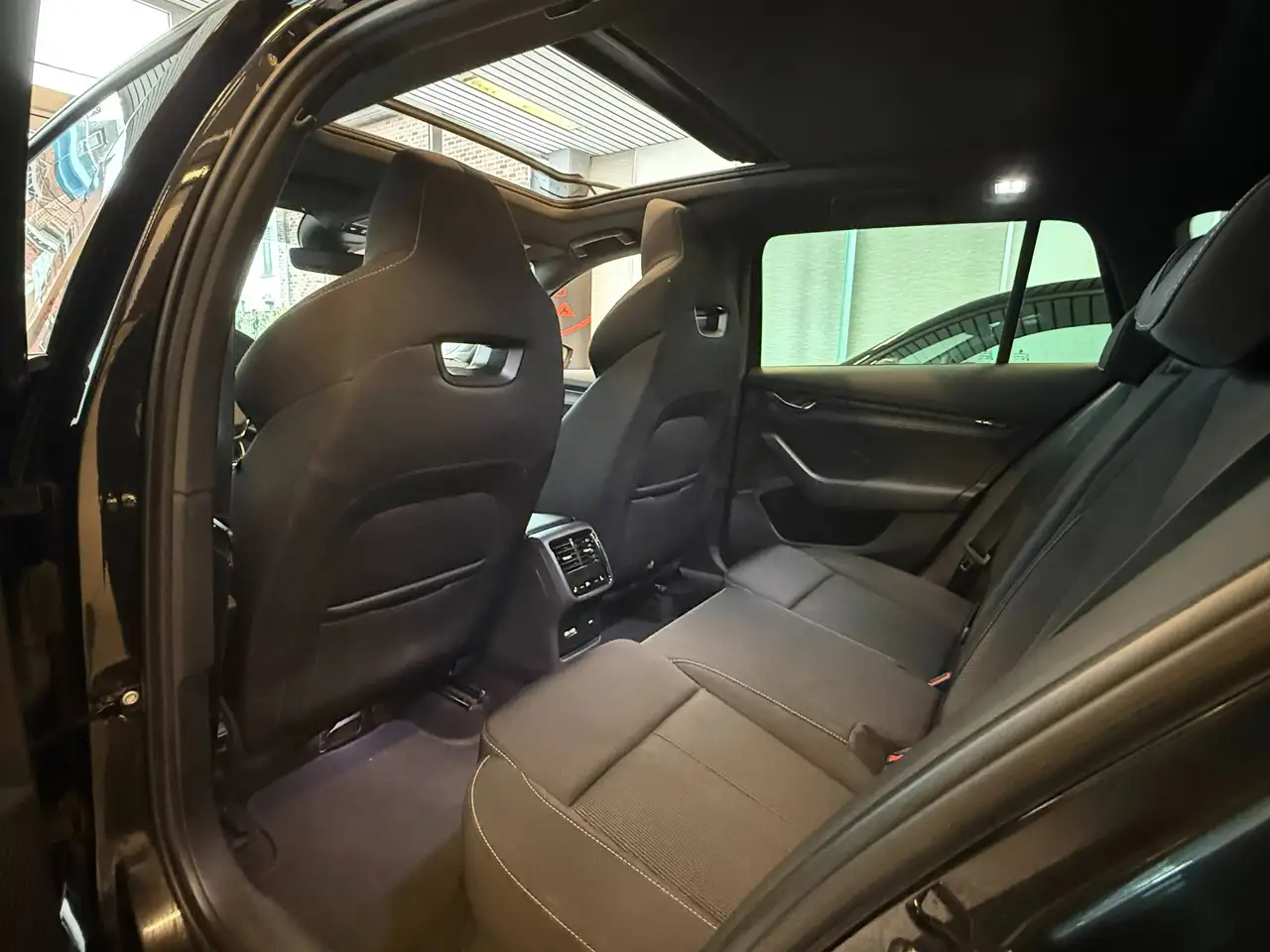 Skoda Octavia SW 1.0 TSI eTec DSG*TOIT OUVRANT*PANORAMIQUE-GARANTIE 12M, миниатюра 19