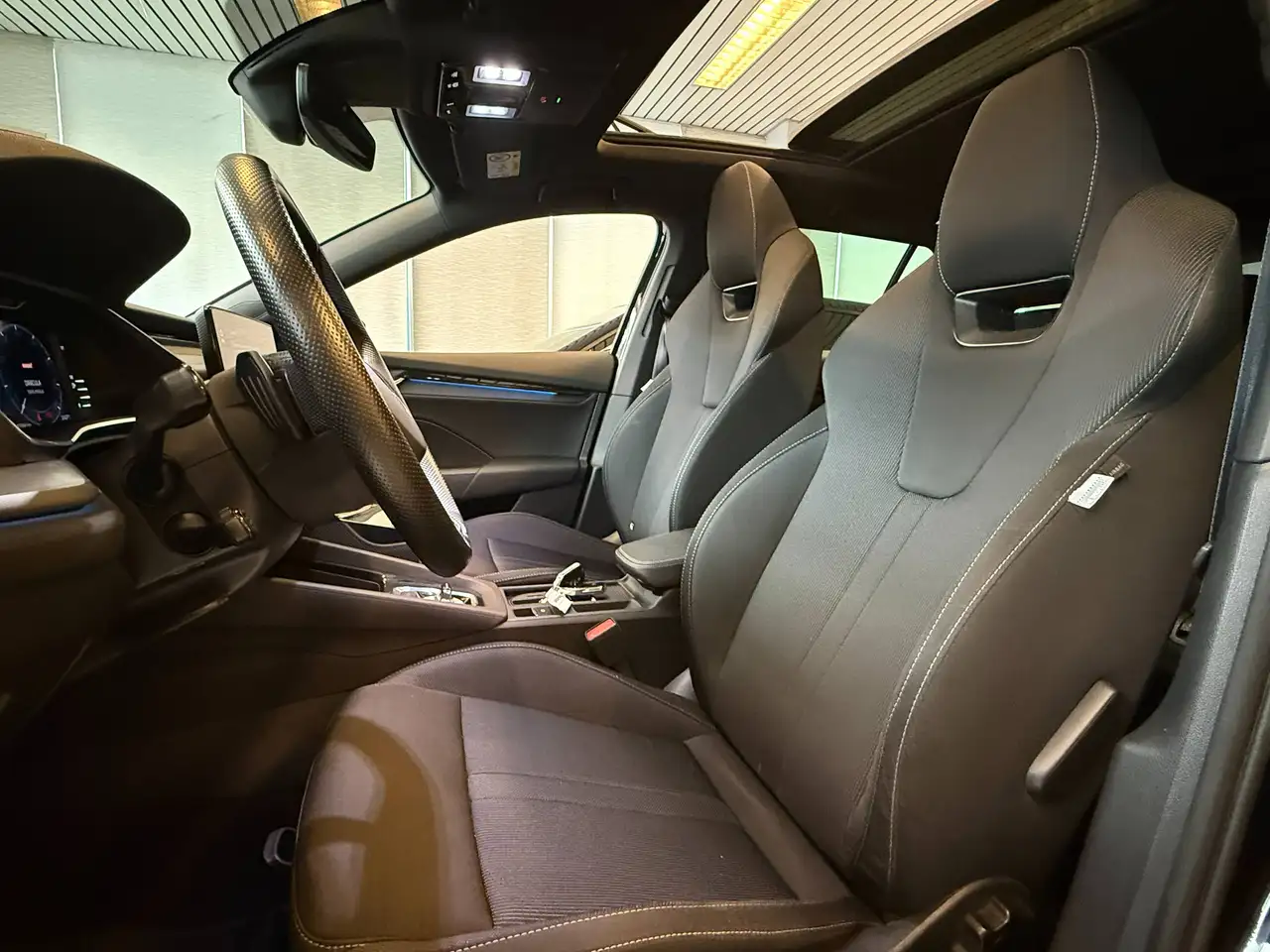Skoda Octavia SW 1.0 TSI eTec DSG*TOIT OUVRANT*PANORAMIQUE-GARANTIE 12M, миниатюра 18