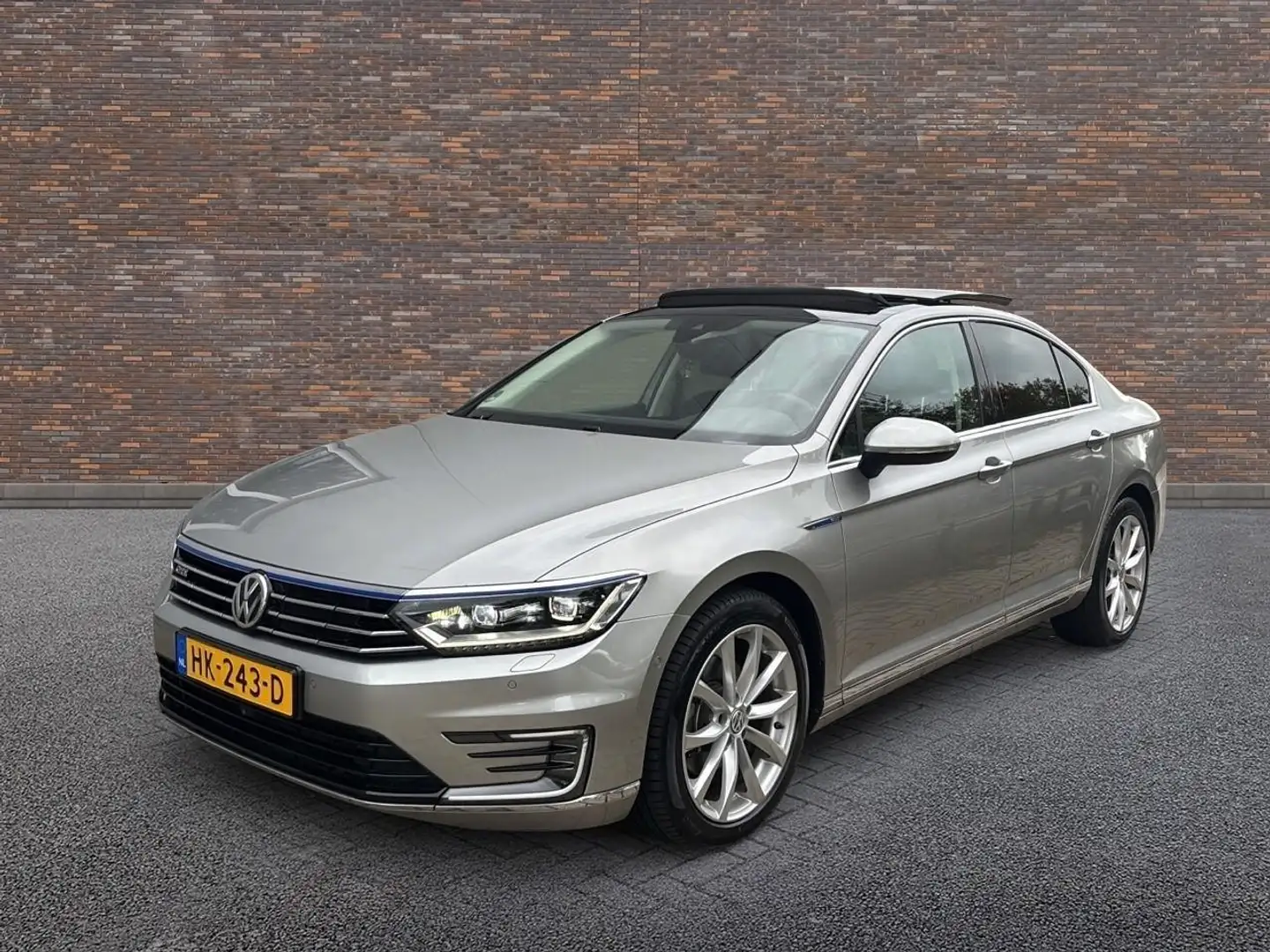 Volkswagen Passat 1.4 TSI GTE LEDER PANODAK LMV NAVIGATIE Grigio - 2