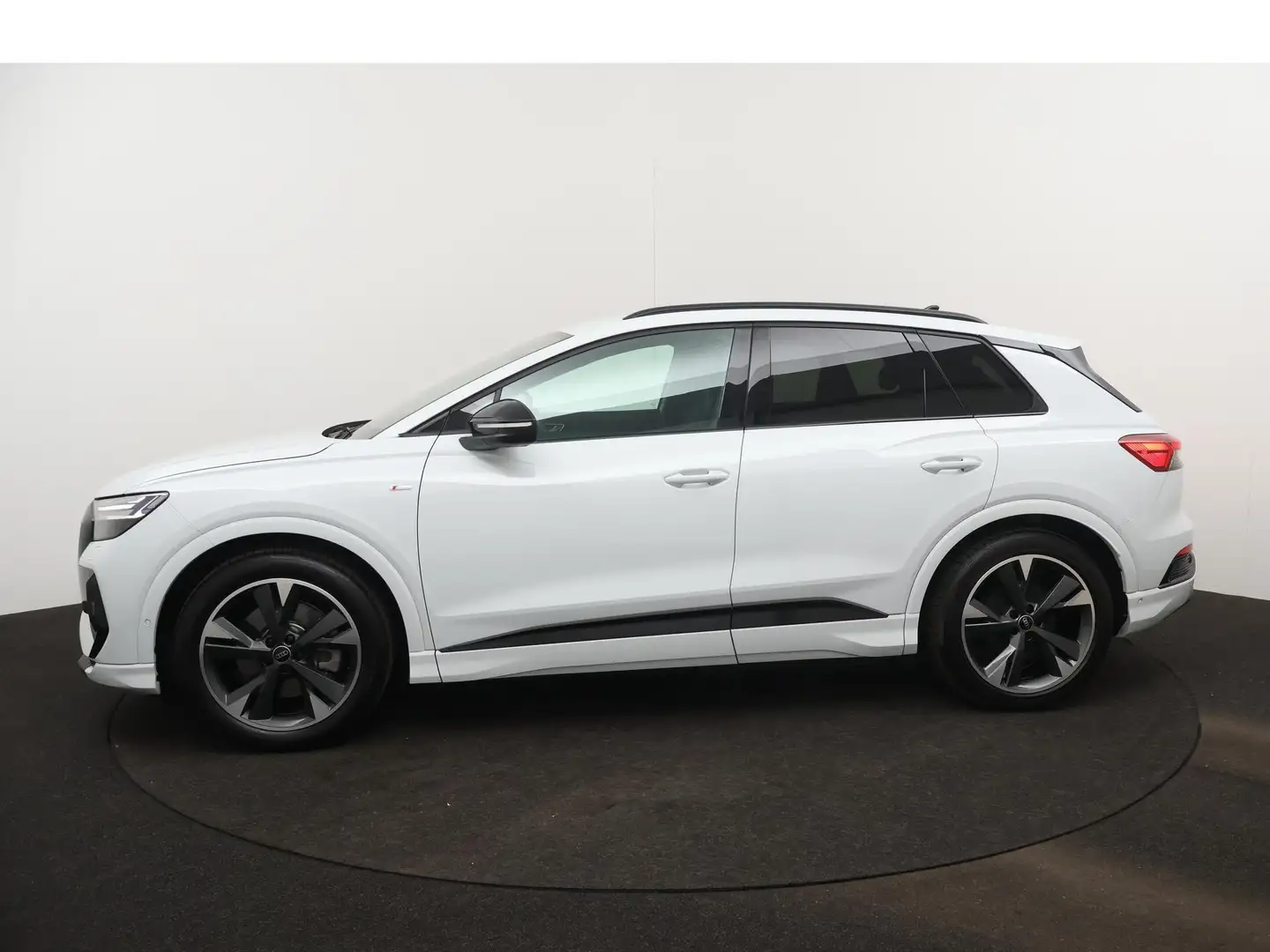 Audi Q4 e-tron 40 Launch edition S Competition 77 kWh 204 PK | Wa Bianco - 2