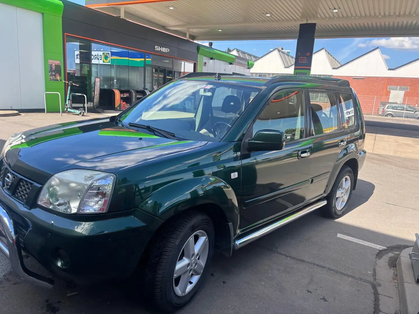 Nissan X-Trail Sport Zelená - 2