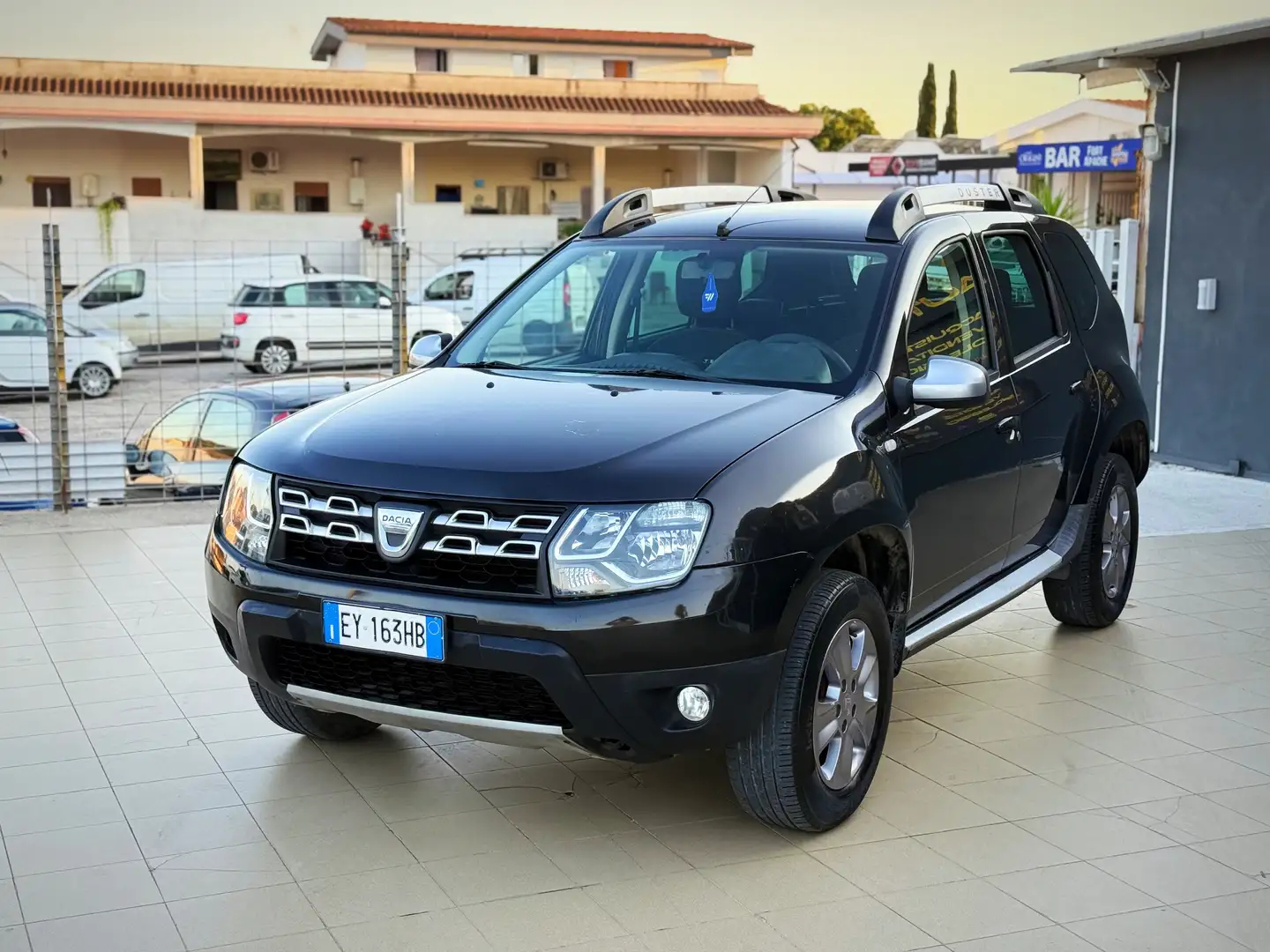 Dacia Duster 1.6 Laureate Gpl 4x2 105cv Garanzia 12 Mesi - 2