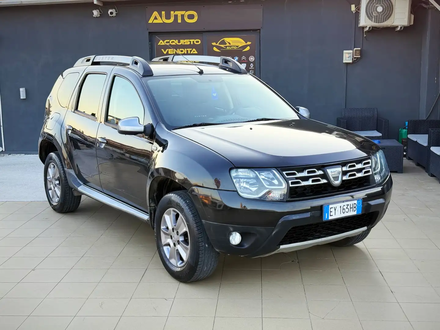 Dacia Duster 1.6 Laureate Gpl 4x2 105cv Garanzia 12 Mesi - 1