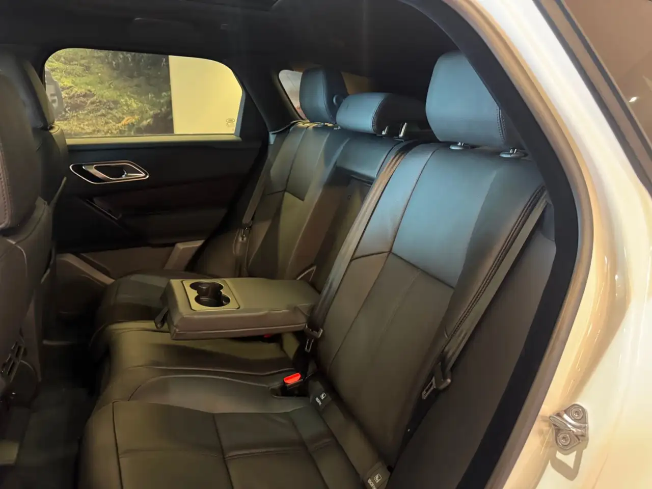 Land Rover Range Rover Velar снимка Land Rover Range Rover Velar