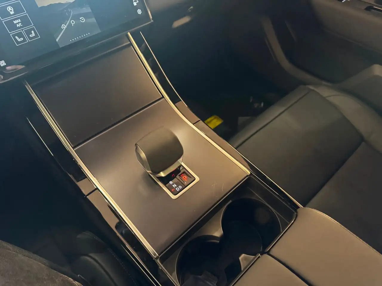 Land Rover Range Rover Velar снимка Land Rover Range Rover Velar