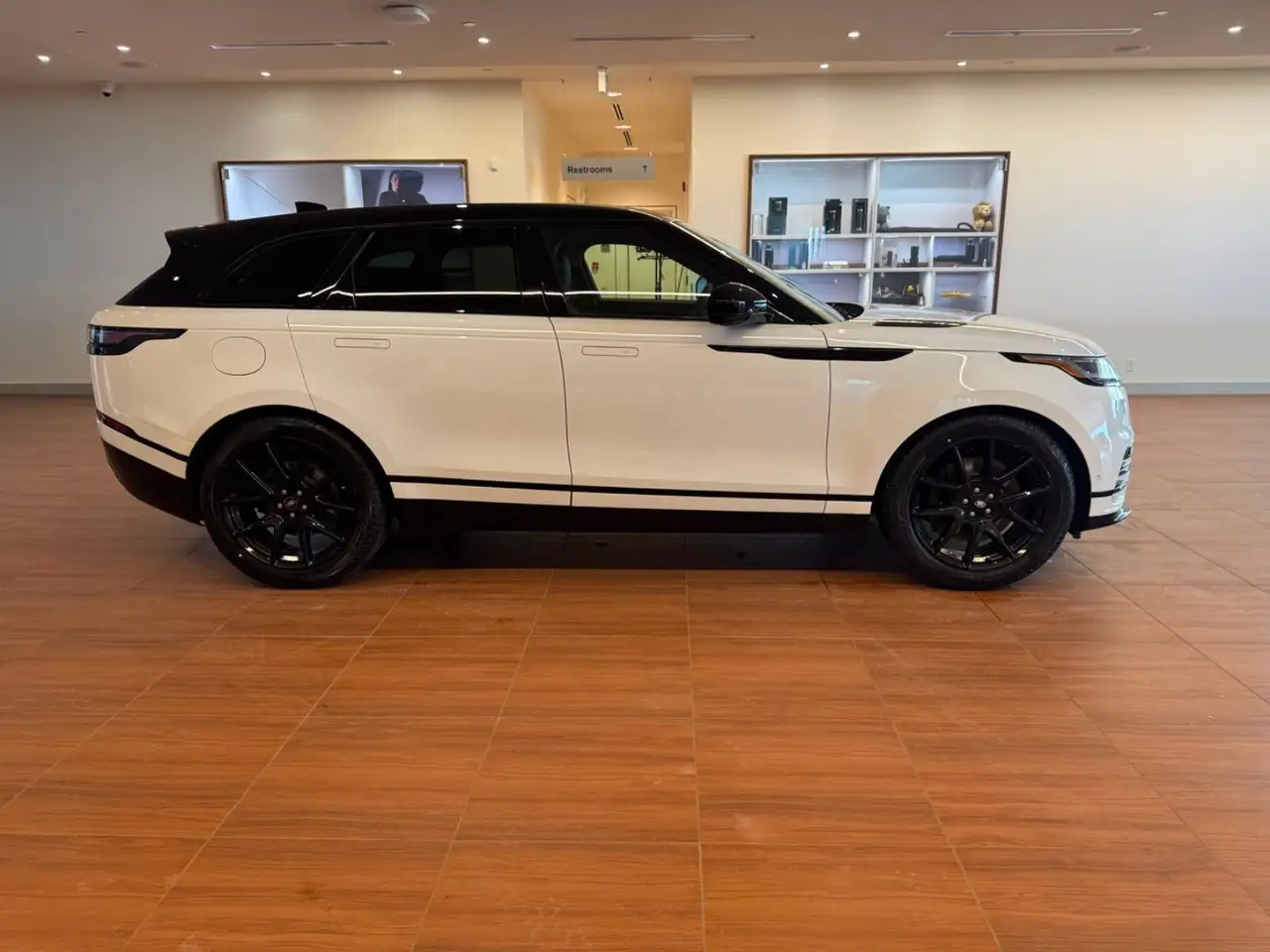 Land Rover Range Rover Velar снимка Land Rover Range Rover Velar