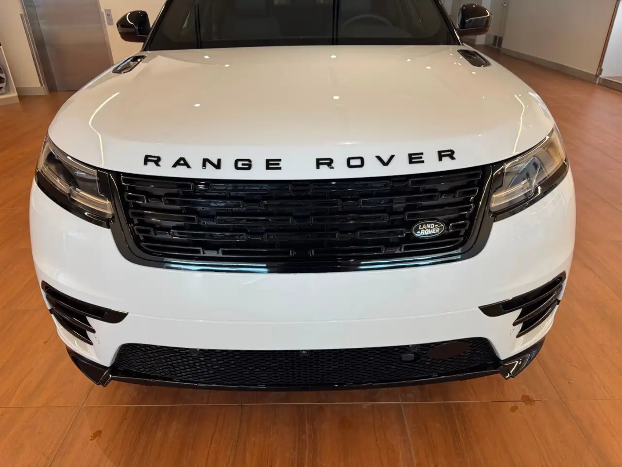 Land Rover Range Rover Velar снимка Land Rover Range Rover Velar