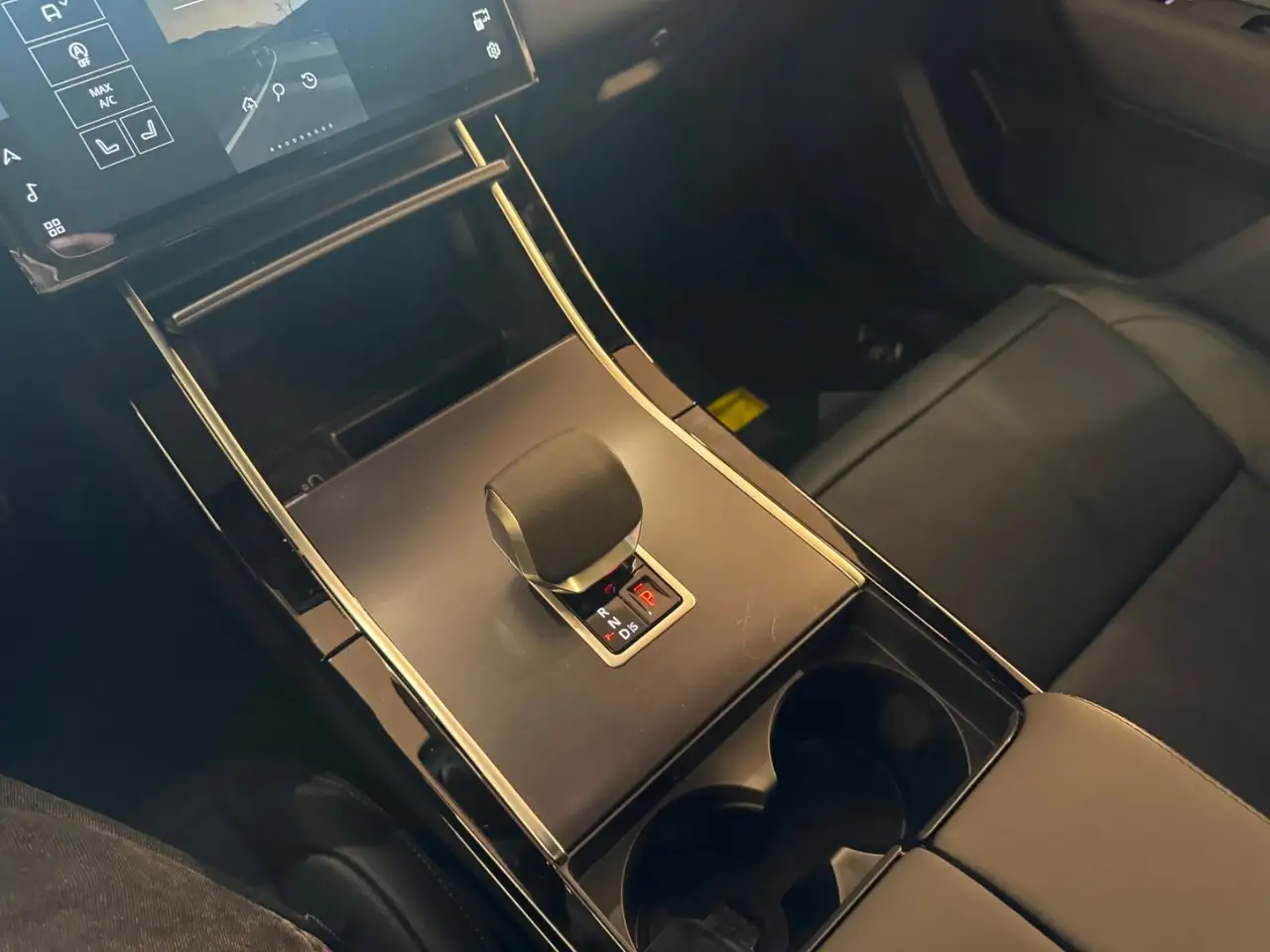 Land Rover Range Rover Velar снимка Land Rover Range Rover Velar