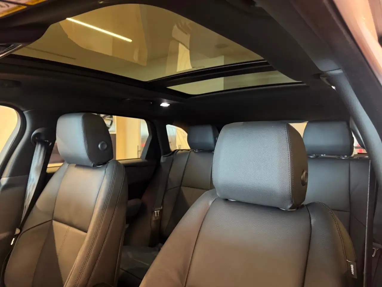 Land Rover Range Rover Velar снимка Land Rover Range Rover Velar