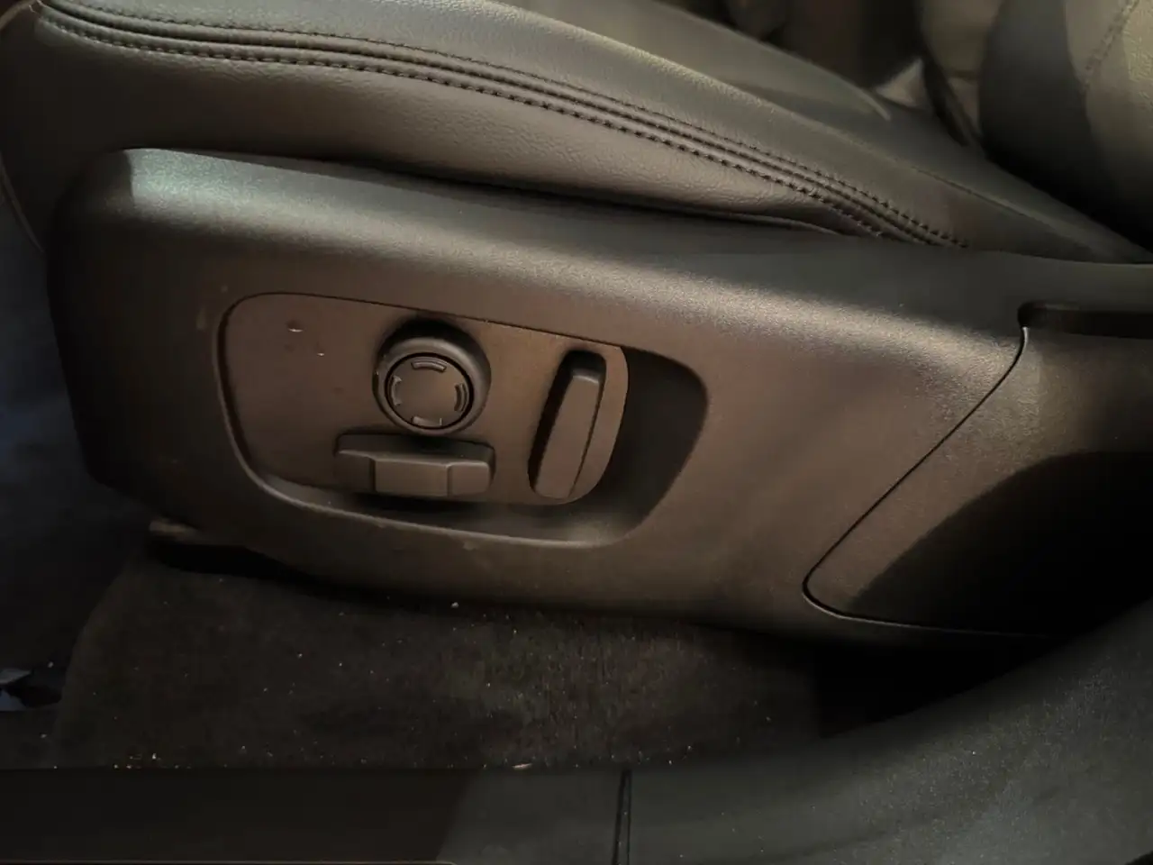 Land Rover Range Rover Velar снимка Land Rover Range Rover Velar