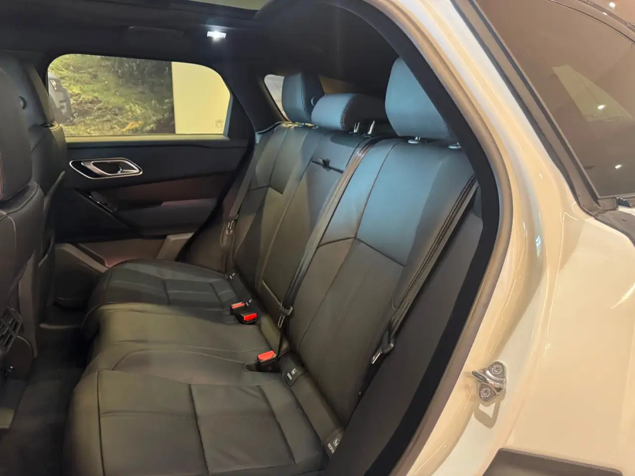 Land Rover Range Rover Velar снимка Land Rover Range Rover Velar