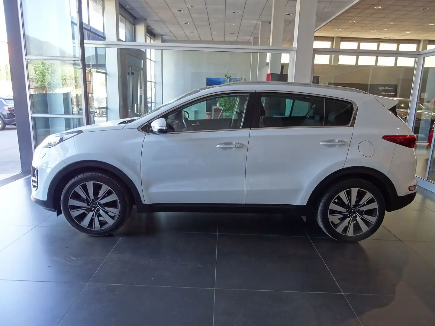 Kia Sportage 1.7 CRDI 2WD Class Bianco - 2
