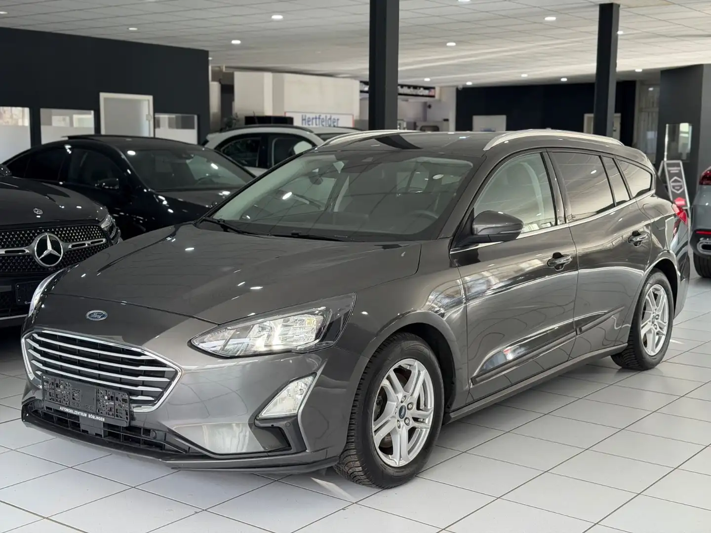 Ford Focus Turnier Cool&Connect*LED*CARPLAY*NAVI* Gris - 1