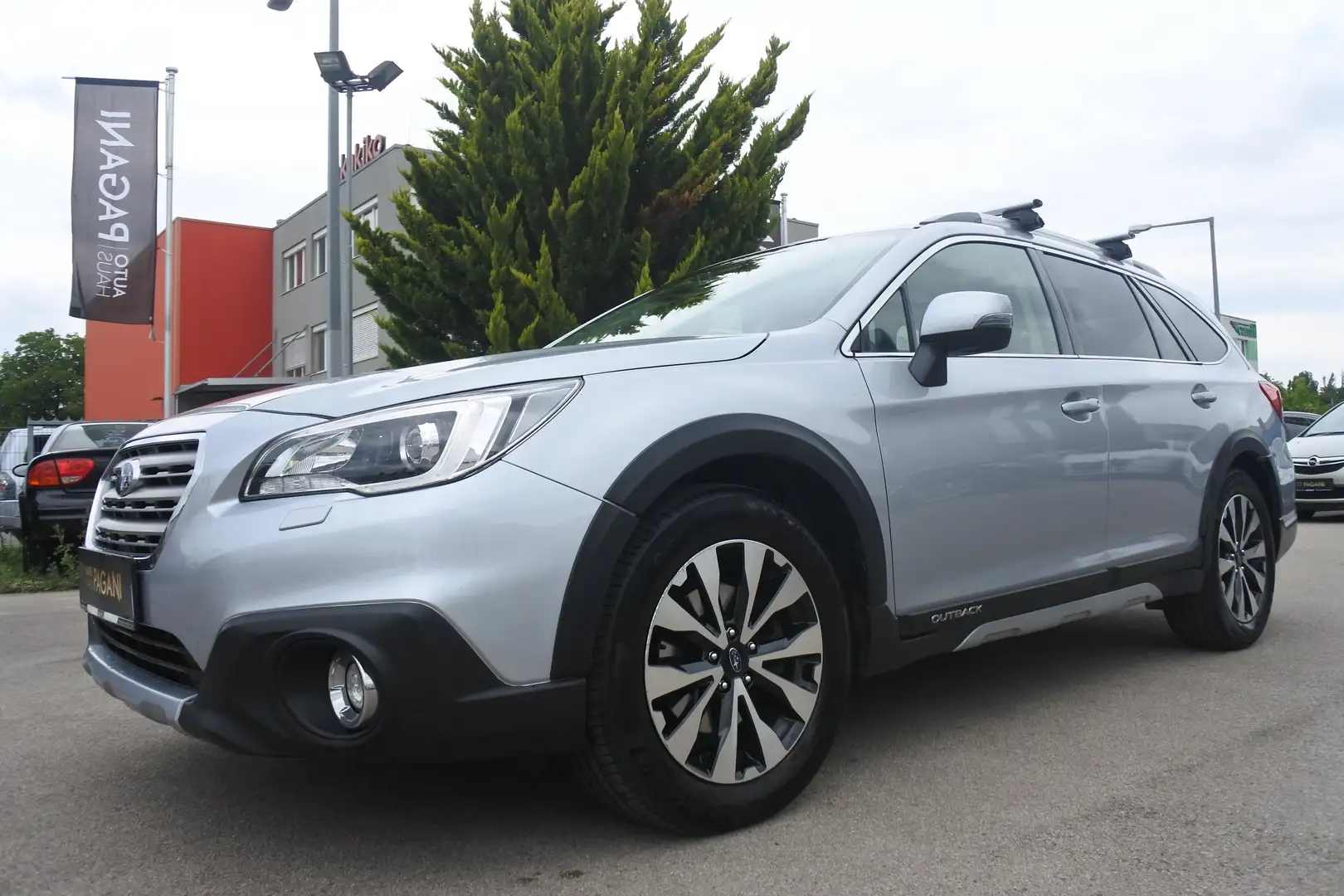 Subaru OUTBACK Touring Wagon 2,0 D Superior AWD CVT Silber - 2