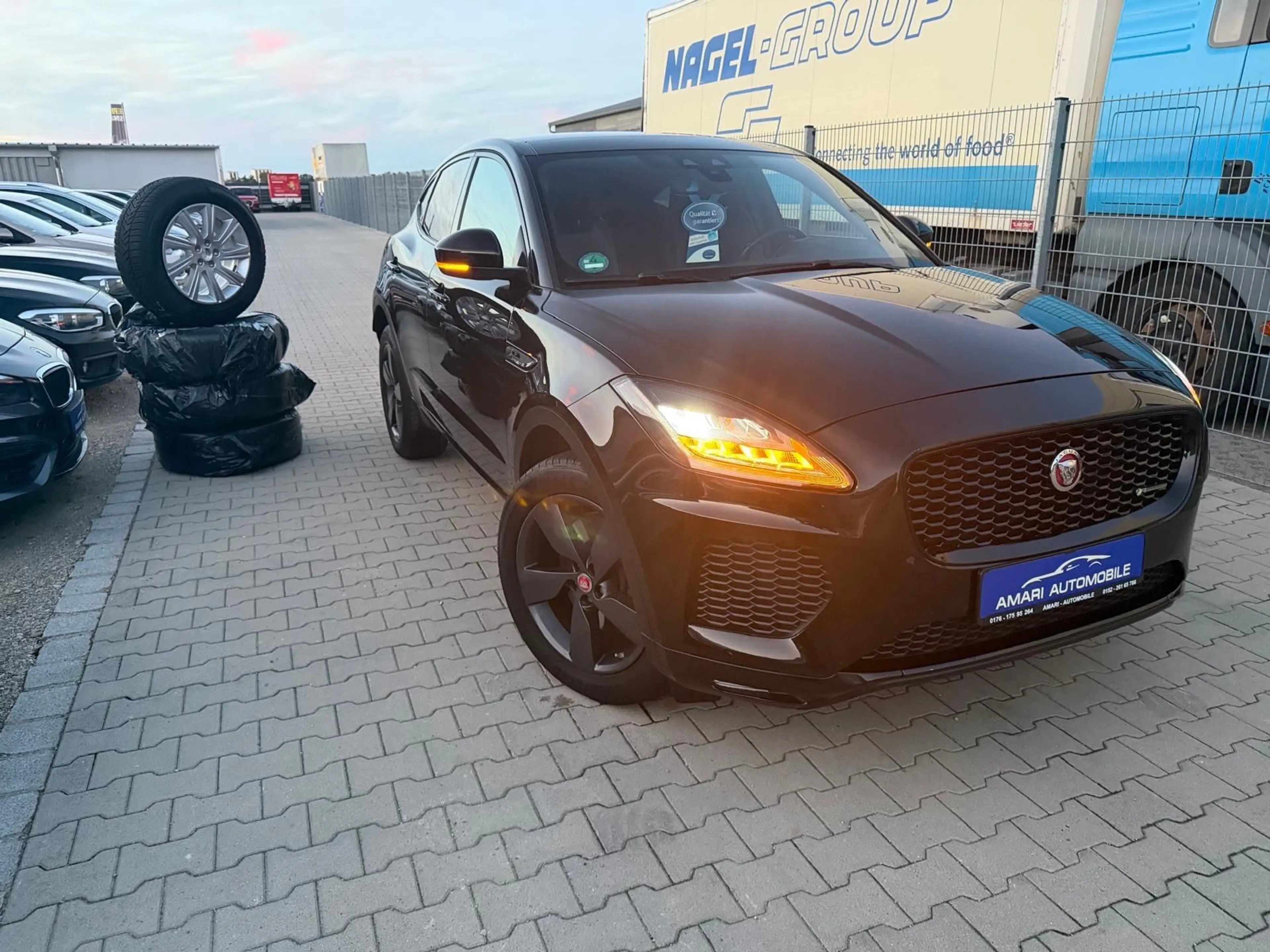 Jaguar E-Pace E-PACE R-Dynamic AWD*Pano*Automatik*SH*MFL*8Fach — photo 4