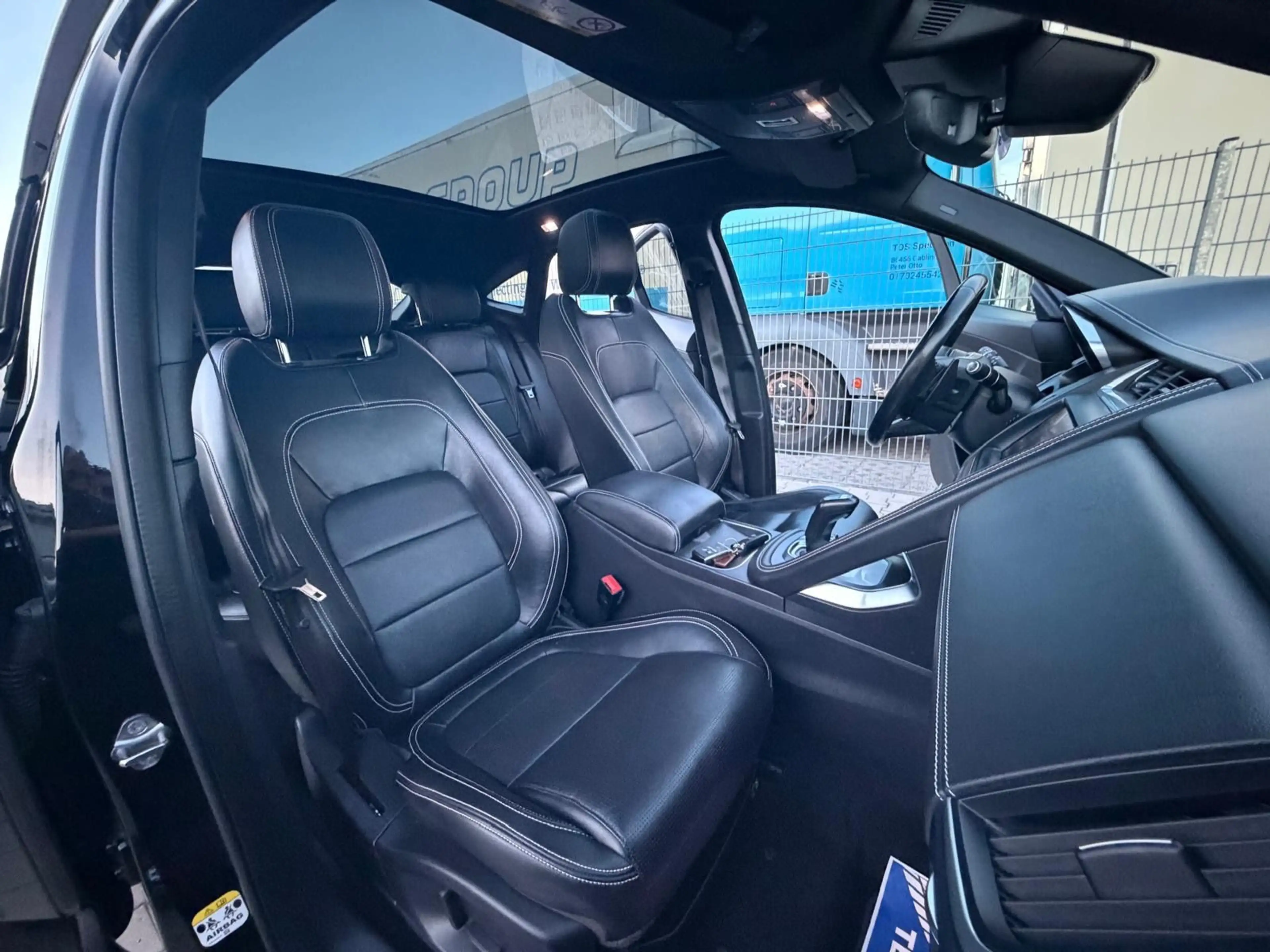 Jaguar E-Pace E-PACE R-Dynamic AWD*Pano*Automatik*SH*MFL*8Fach — photo 12
