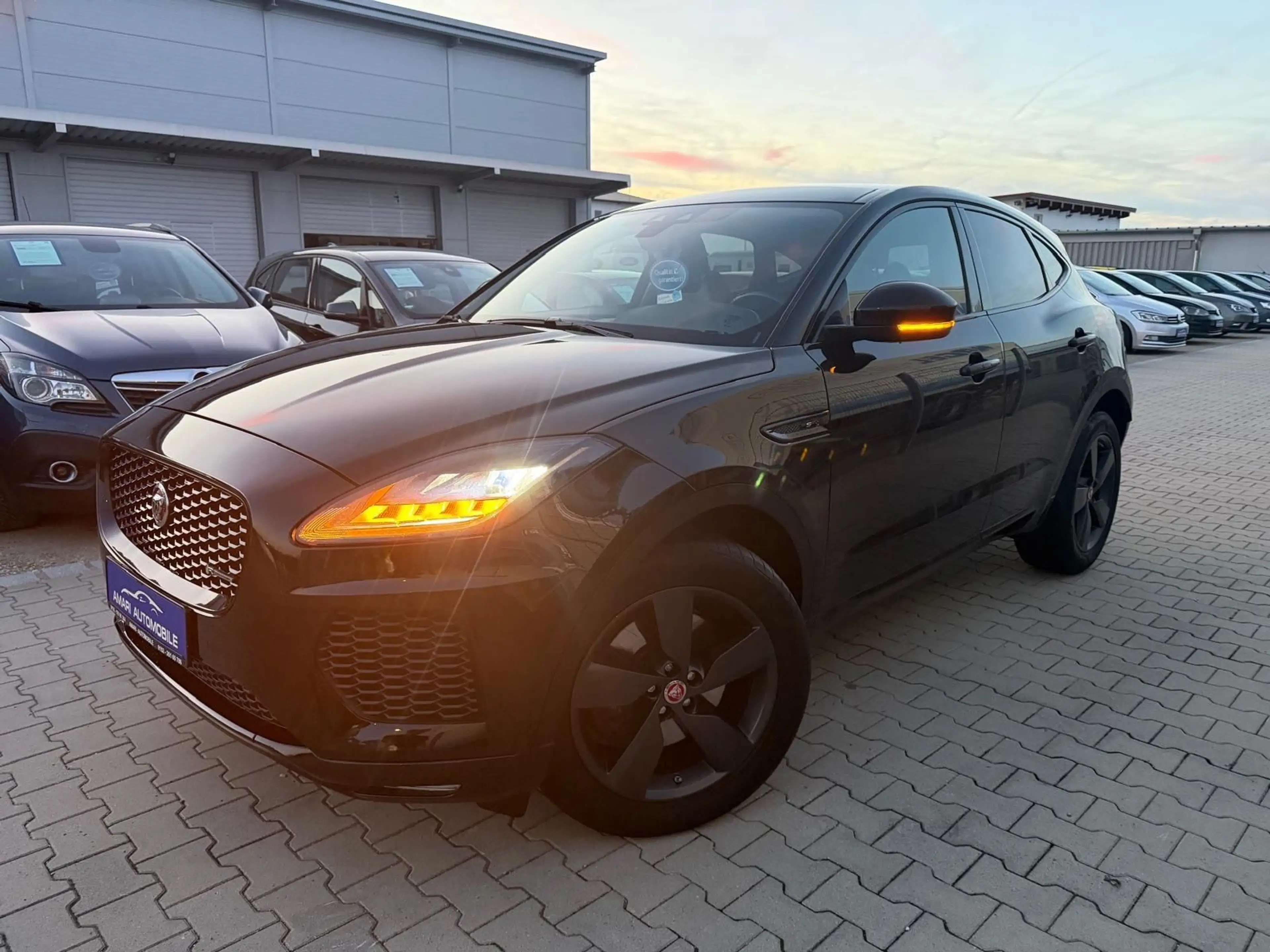 Jaguar E-Pace E-PACE R-Dynamic AWD*Pano*Automatik*SH*MFL*8Fach — photo 3