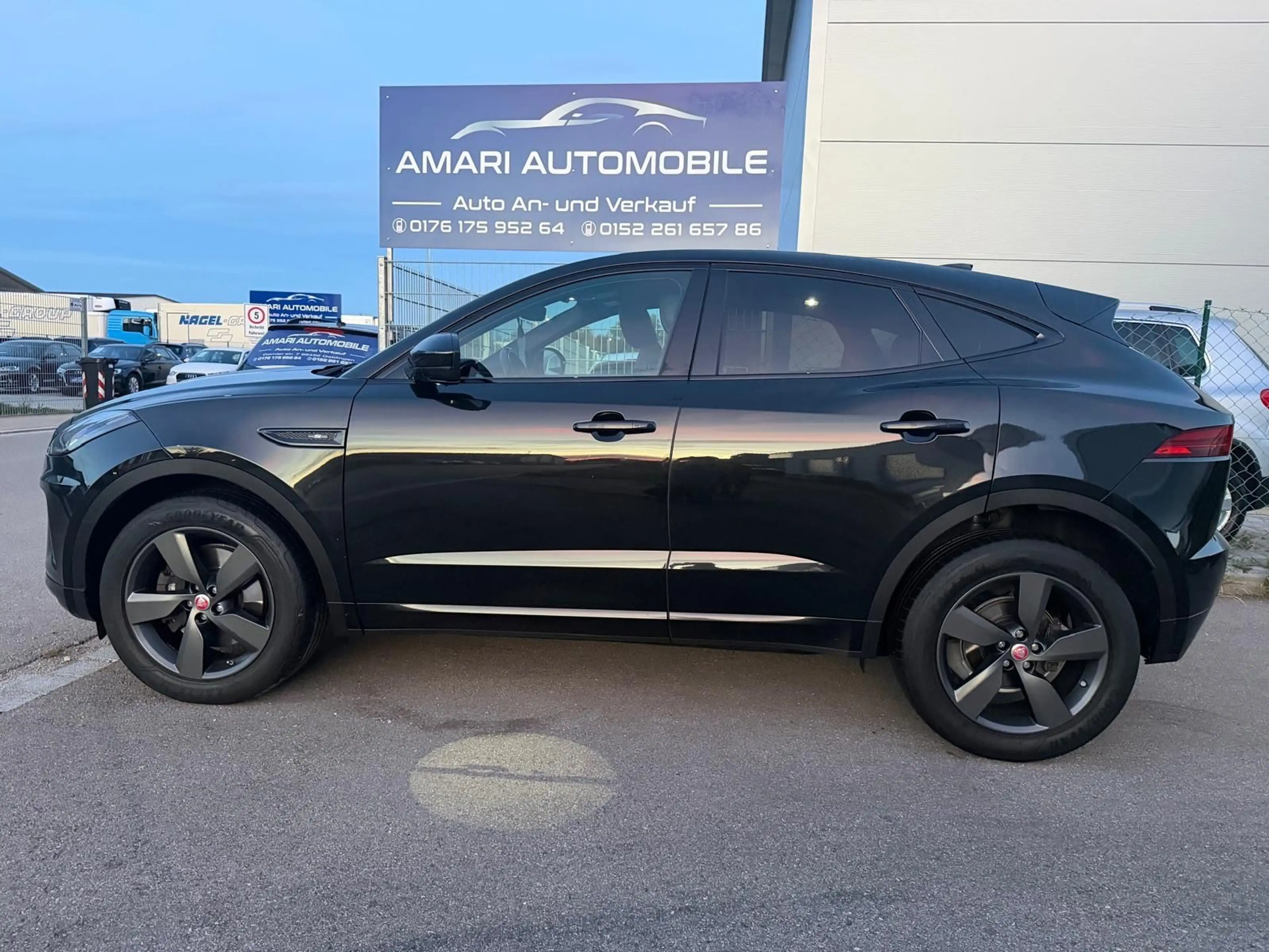 Jaguar E-Pace E-PACE R-Dynamic AWD*Pano*Automatik*SH*MFL*8Fach — photo 8