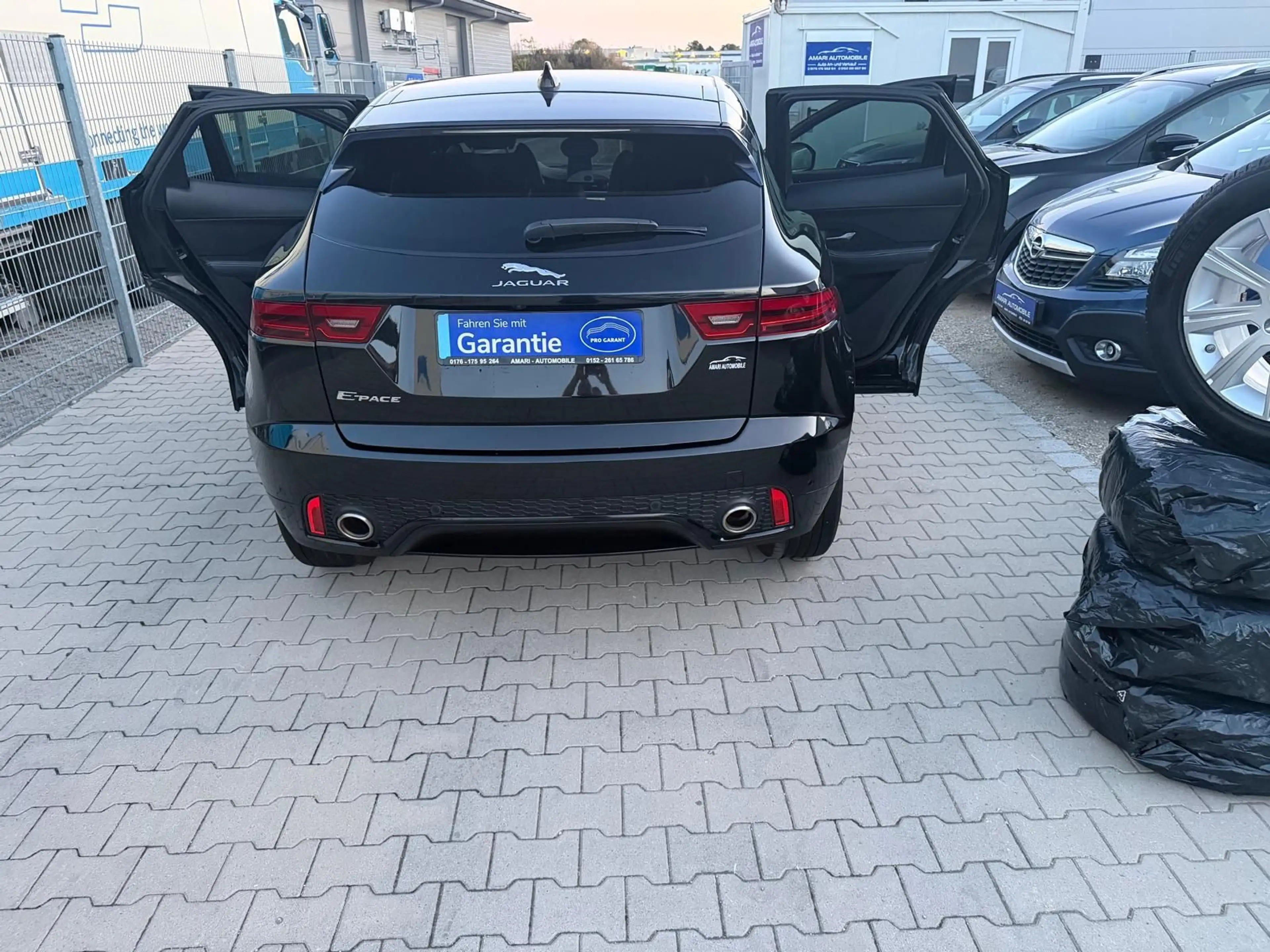 Jaguar E-Pace E-PACE R-Dynamic AWD*Pano*Automatik*SH*MFL*8Fach — photo 5