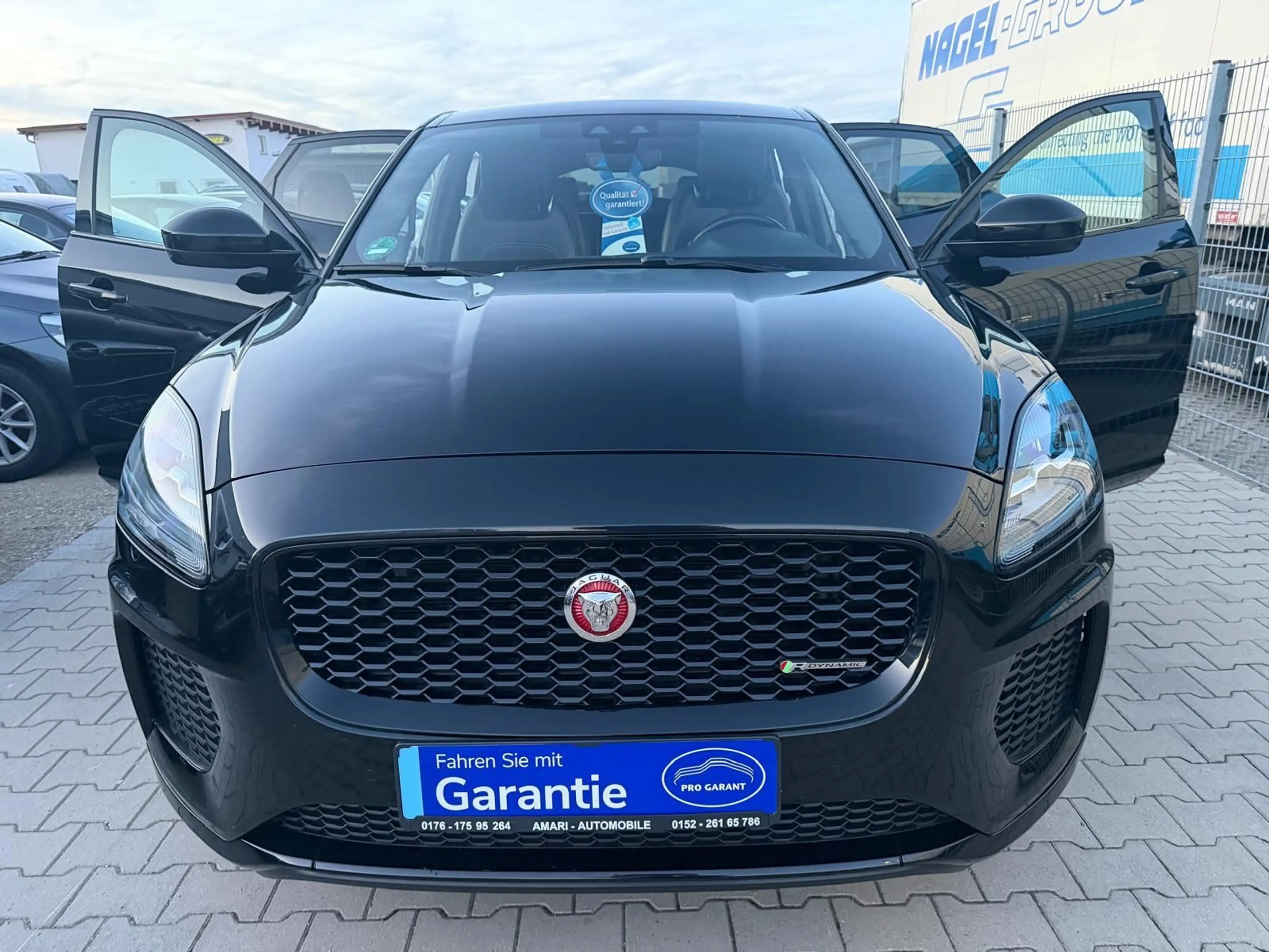 Jaguar E-Pace E-PACE R-Dynamic AWD*Pano*Automatik*SH*MFL*8Fach — photo 2