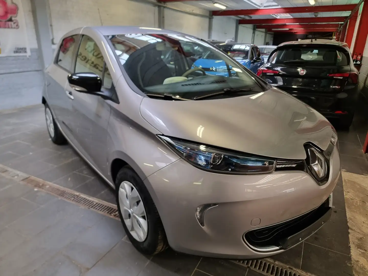 Renault ZOE Zoe 43 kw Intens batterie inclus Gris - 2