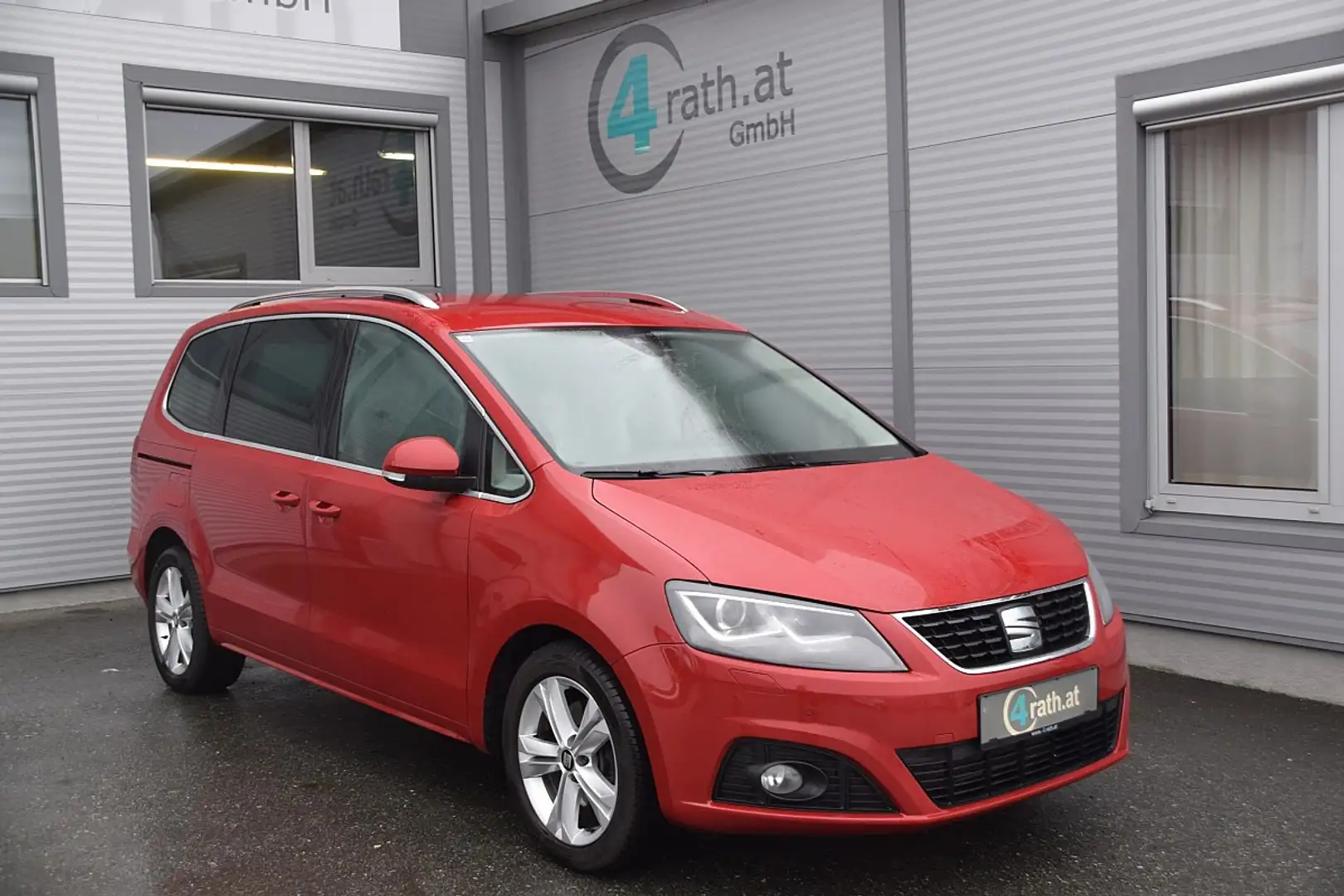 SEAT Alhambra Xcellence 2,0 TDI DSG 4WD AHK/XENON/NAVI/RFK Rot - 1
