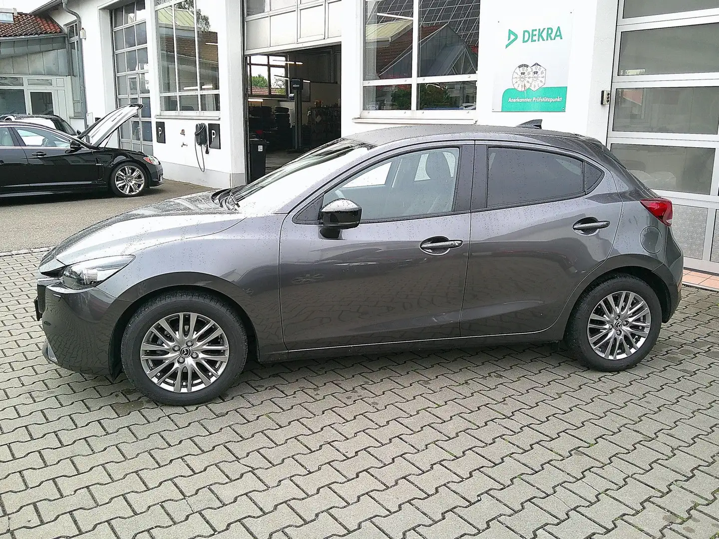 Mazda 2 e-SKYACTIV 115 Homura AKA NAVI/KAMERA/SHZ/WKR Grau - 2