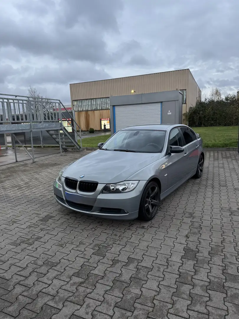 BMW 318 318i Edition Exclusive - 1