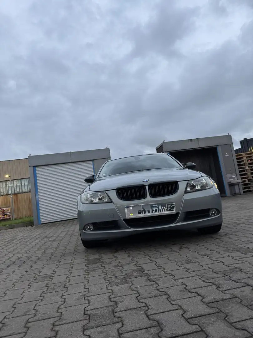 BMW 318 318i Edition Exclusive - 2