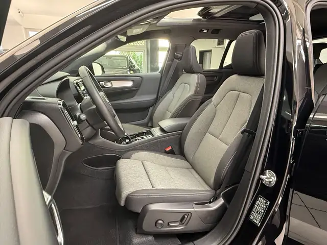 Volvo XC40 view 13