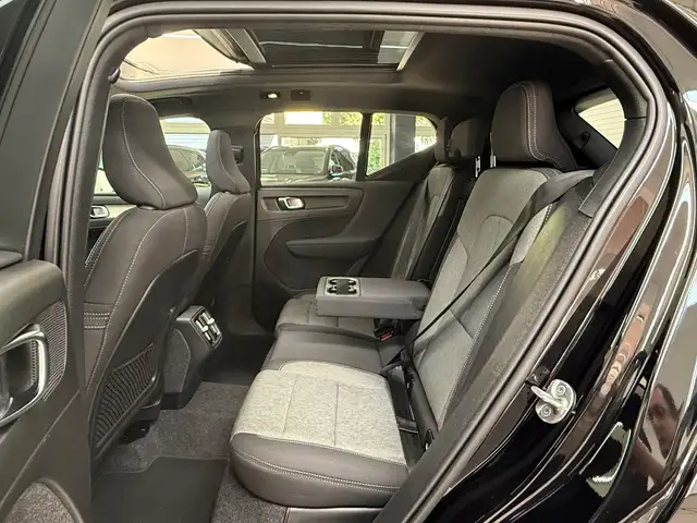 Volvo XC40 view 14