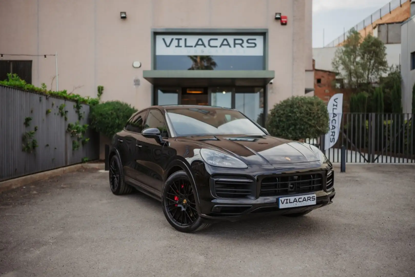 Porsche Cayenne Coupé GTS Zwart - 1