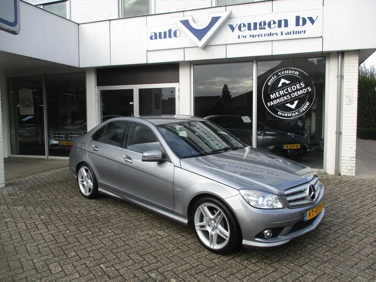 Mercedes-Benz C 180 C180K BLUE EFFICIENCY SEDAN Edition AMG Grau - 1